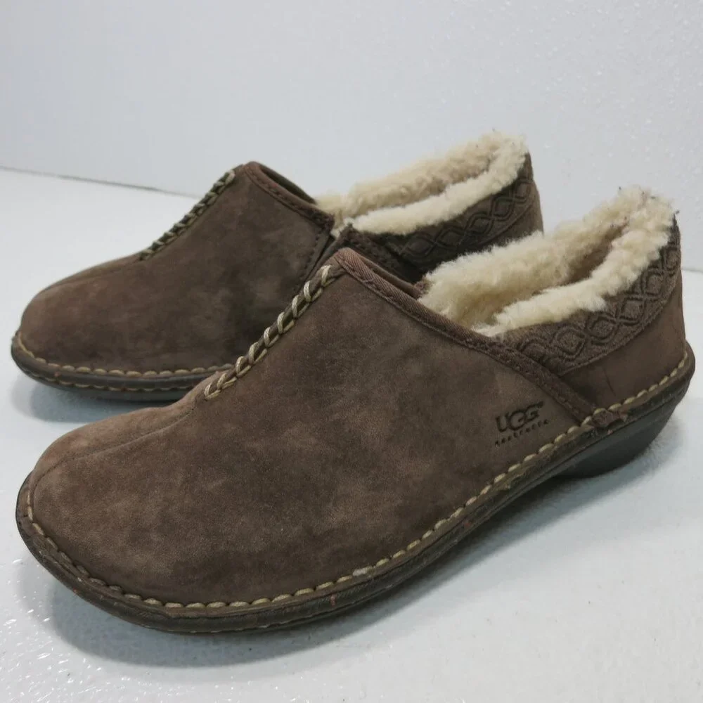 UGG Australia Bettey Suede Leather Sheepskin Lining Clogs Slide On Brown Sz 7